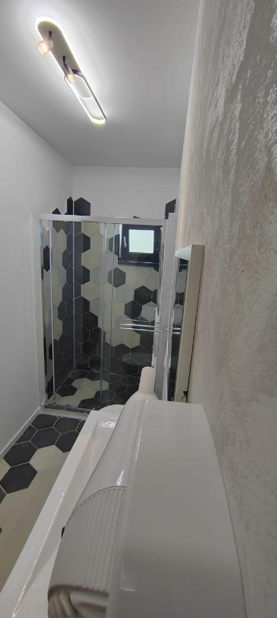 Casira Guesthouse Sînmartin Esterno foto