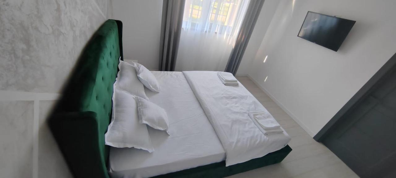 Casira Guesthouse Sînmartin Esterno foto