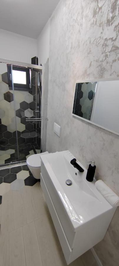 Casira Guesthouse Sînmartin Esterno foto