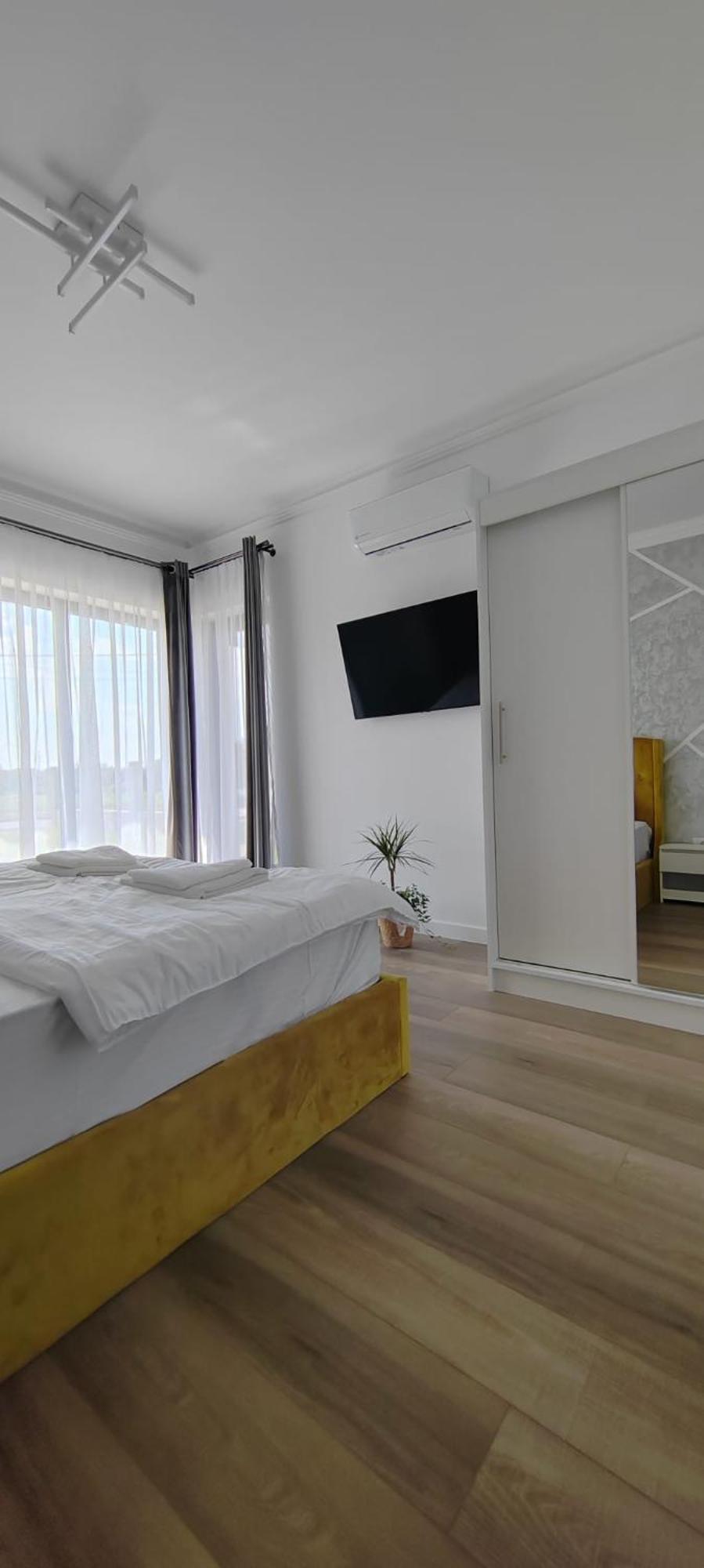 Casira Guesthouse Sînmartin Esterno foto