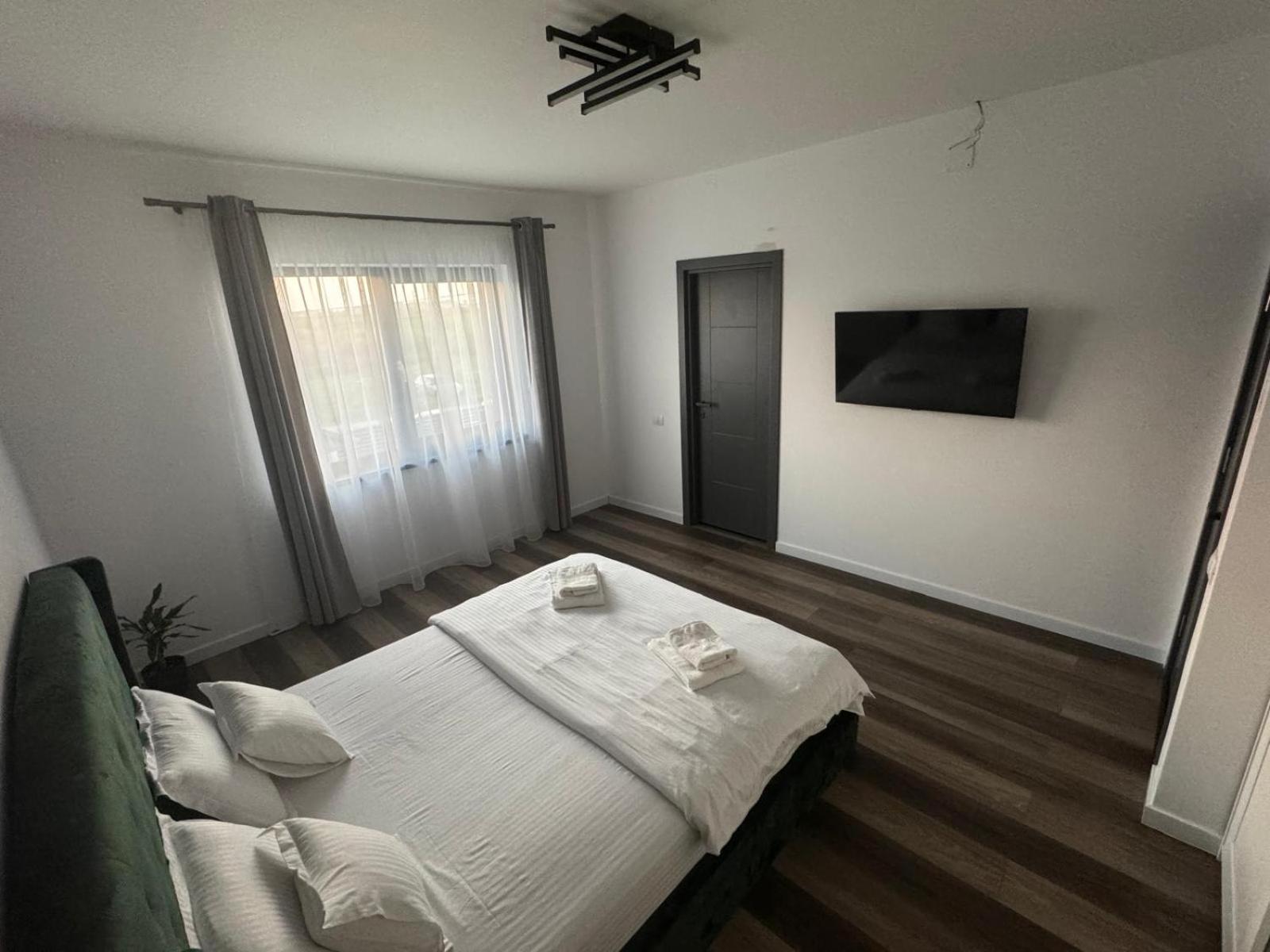 Casira Guesthouse Sînmartin Esterno foto